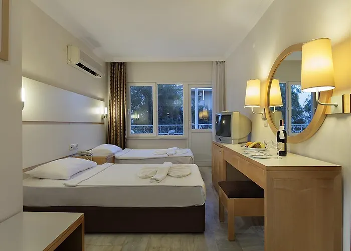 Hotell Larissa Club 4*