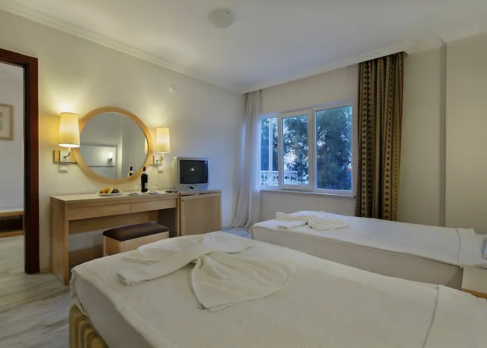 Hotell Larissa Club 4*