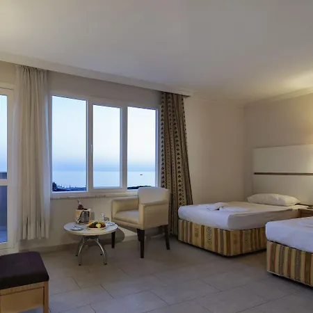 Hotel Larissa Club 4*