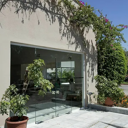 Larissa Club Hotell 4*