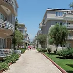 Larissa Club 4* אלאניה