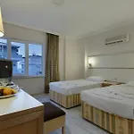 מלון Larissa Club אלאניה