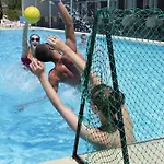 מלון Larissa Club אלאניה