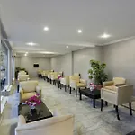 Larissa Club מלון 4*