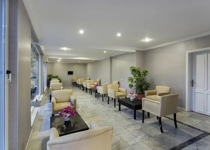 Larissa Club Hotel 4*